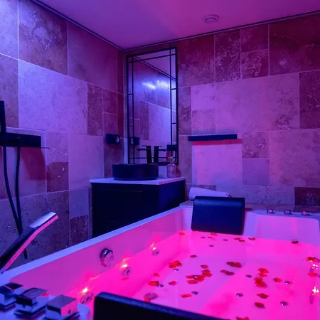 Apartment Cristalys Loveroom &